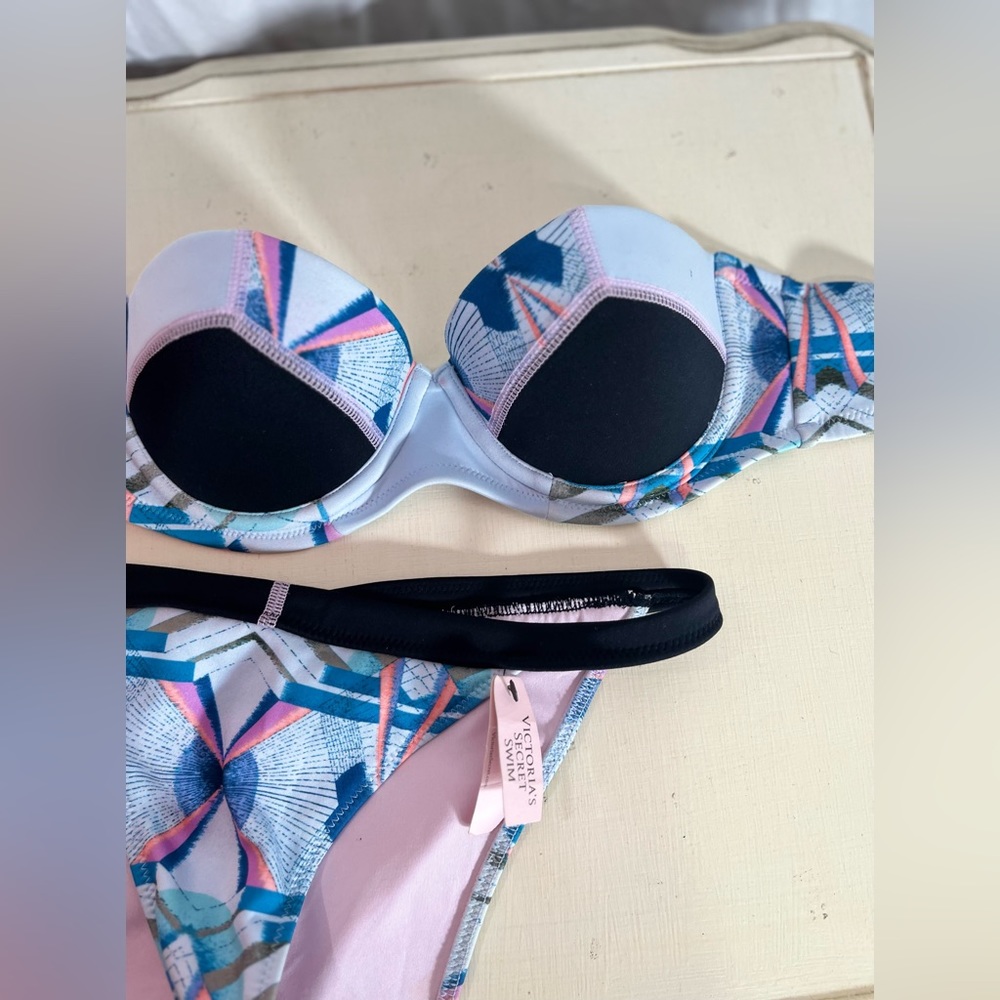 Victoria secrets bikini underwire padded size small